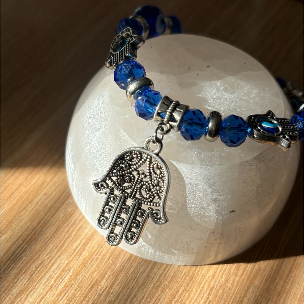 NEW Evil Eye Blue Beaded Stretch Bracelet With Silver Tone Hamsa Charm